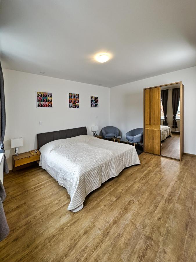 Gallery Apartments Liberec Bagian luar foto